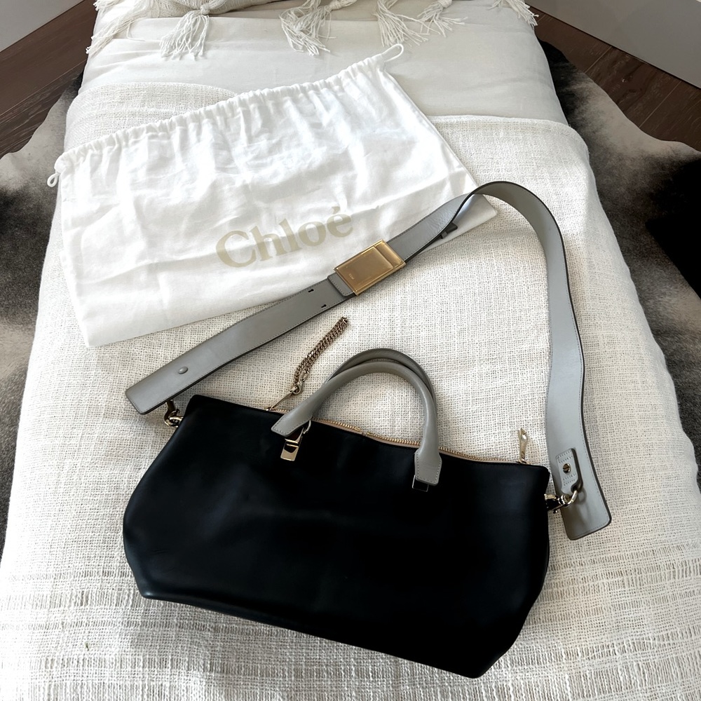 Chloe Bailey Bag blk/stone color combo with gold hardware